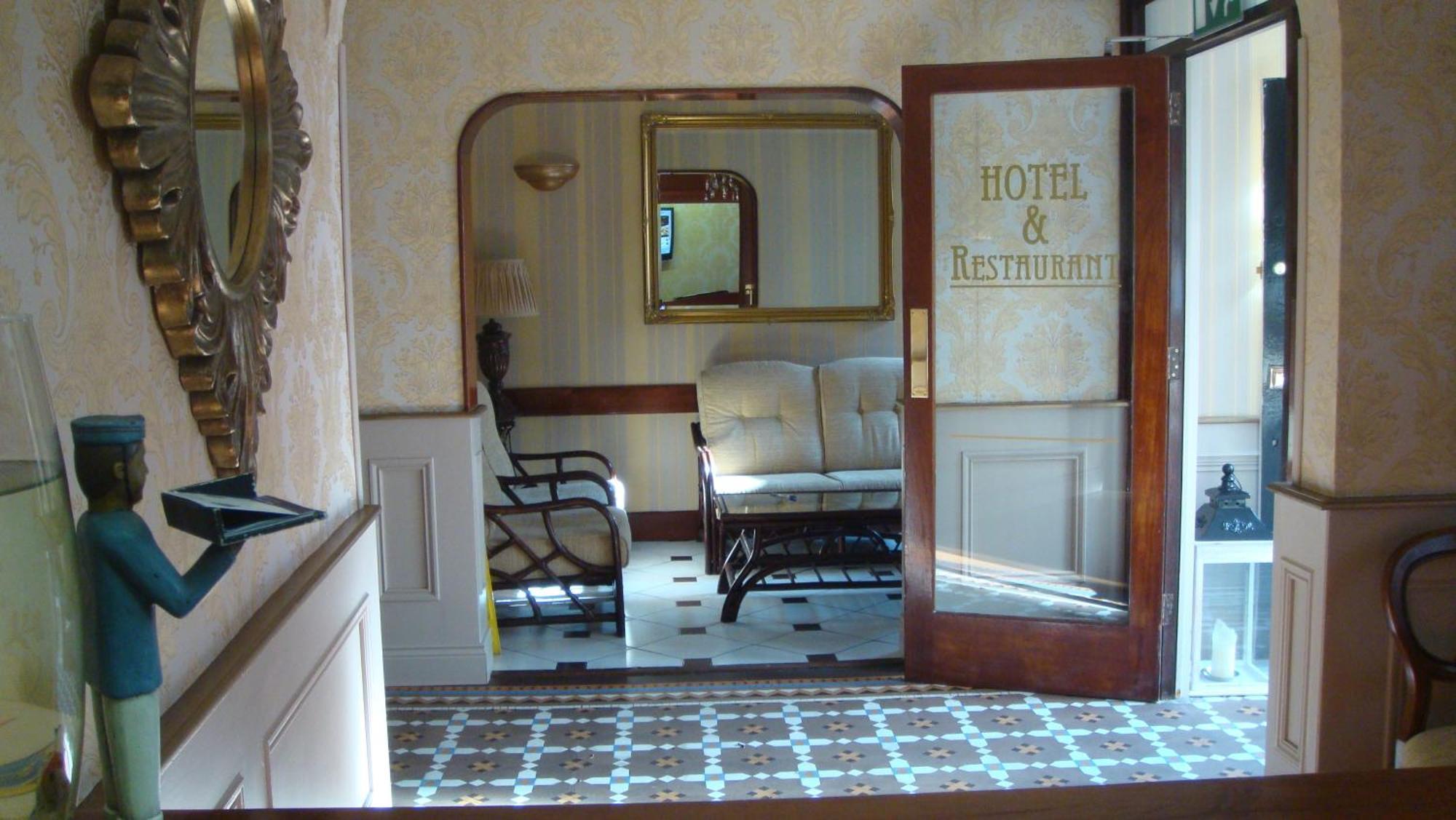 O'Shea'S Hotel Трамор Екстер'єр фото